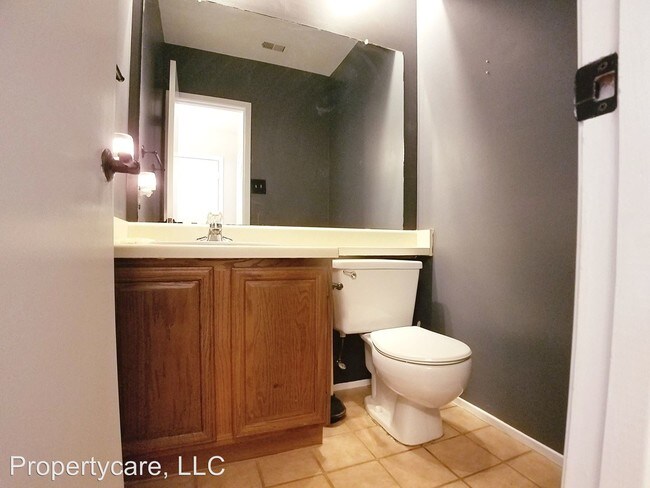 Building Photo - 3 br, 2.5 bath House - 15814 Oak Mountain Dr.