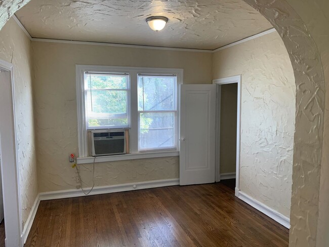 Building Photo - 1645 W Mulberry Ave