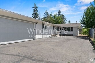 Building Photo - 3142 E 31st Ave