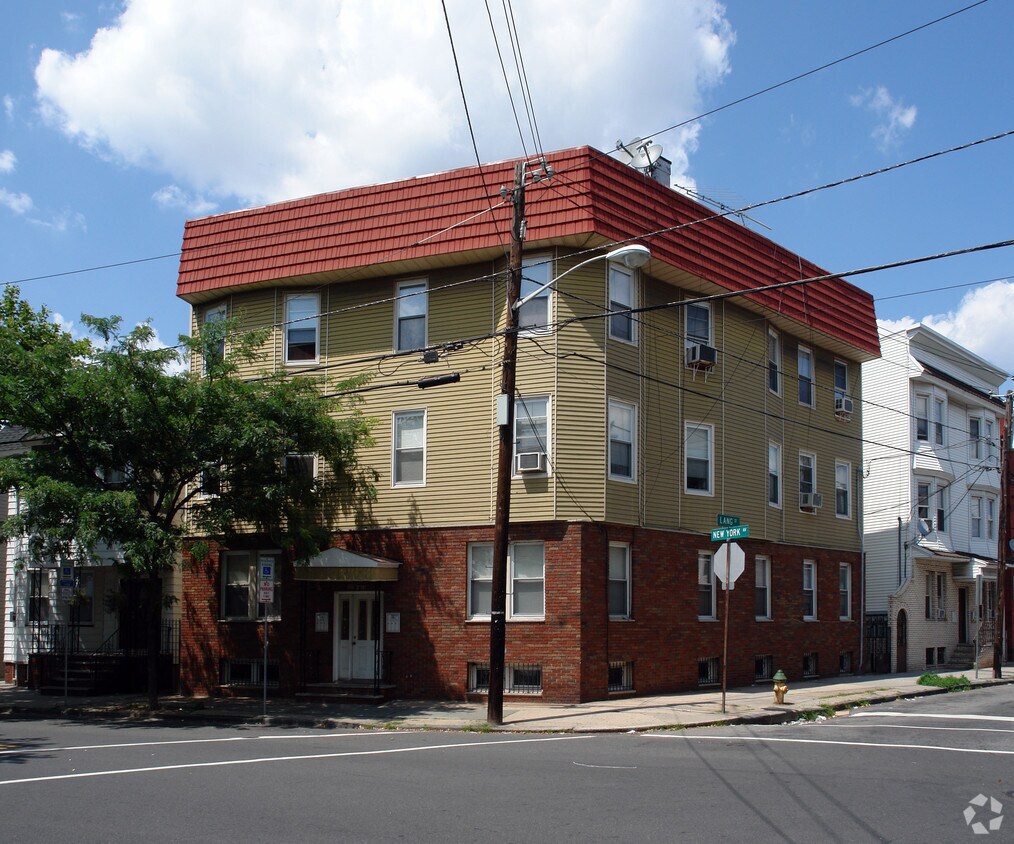 Primary Photo - 319-321 New York Ave