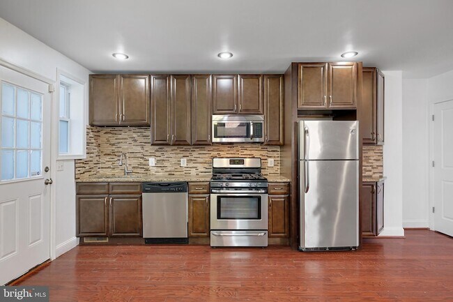 Foto del edificio - 458 Oakwood St SE