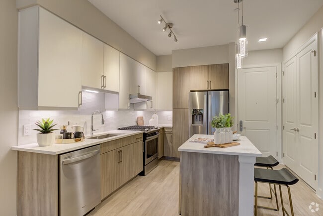 Cocina - Montrose at Buffalo Bayou