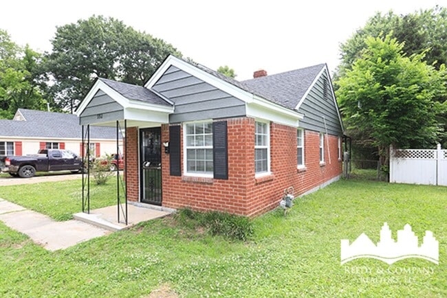 Building Photo - 992 Maria St