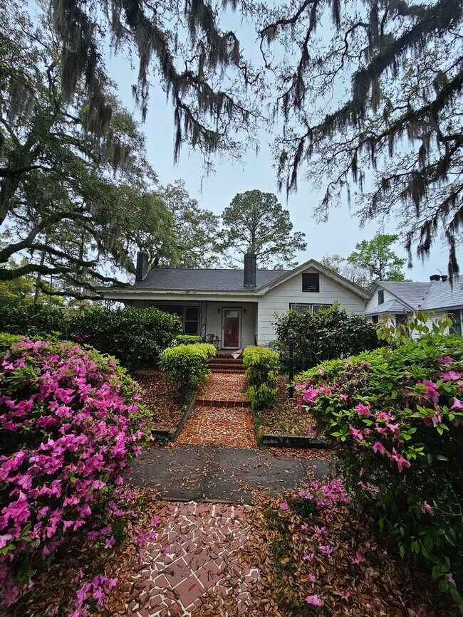 Building Photo - Cute house