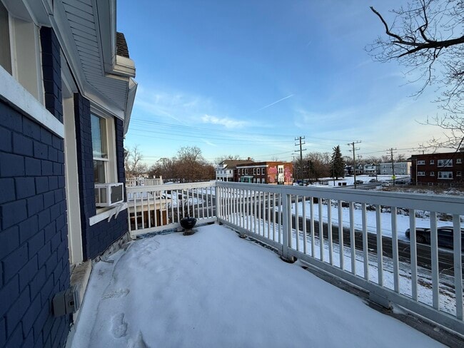 Building Photo - 349 Westminster St