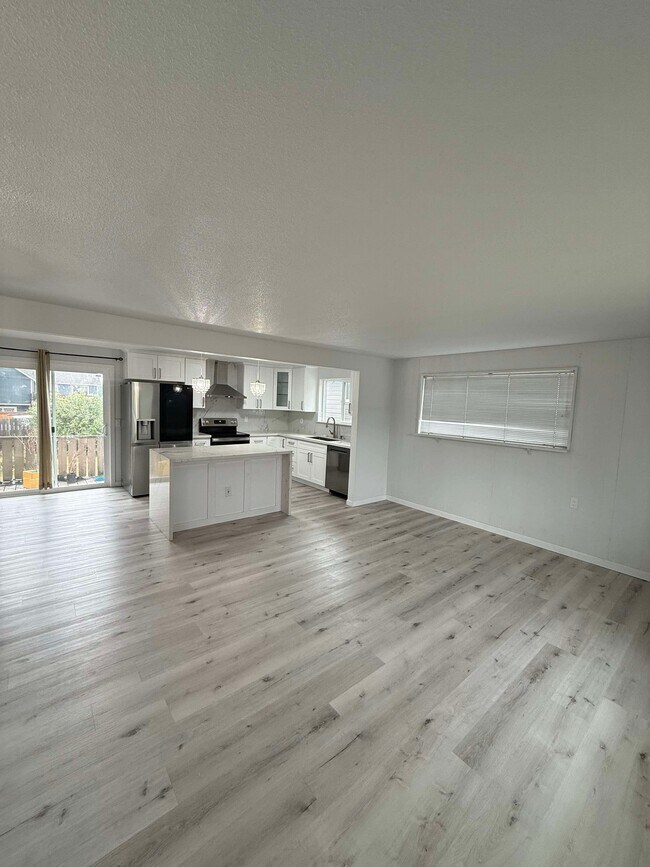 Foto del edificio - 4617 N Bristol St