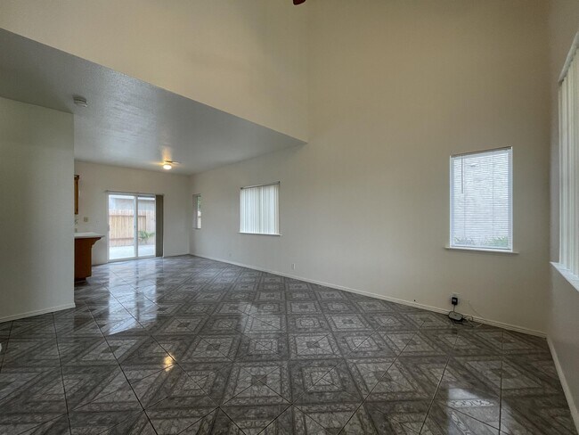 Foto del edificio - 2468 England St