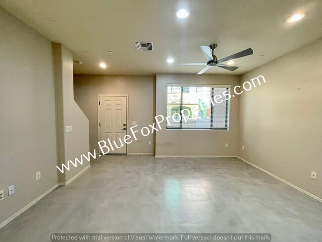 Building Photo - 2428 E Emerald Moon Dr