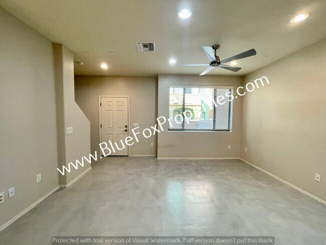 Foto del edificio - 2428 E Emerald Moon Dr