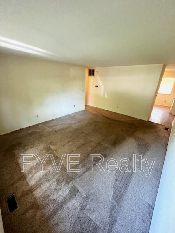 Building Photo - 7324 Dabel Ct