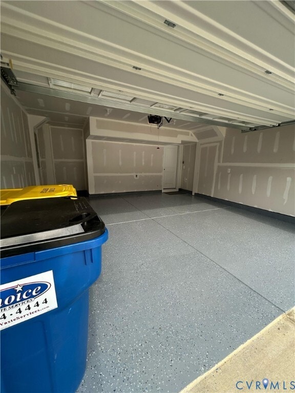 Foto del edificio - 16040 Abelson Wy