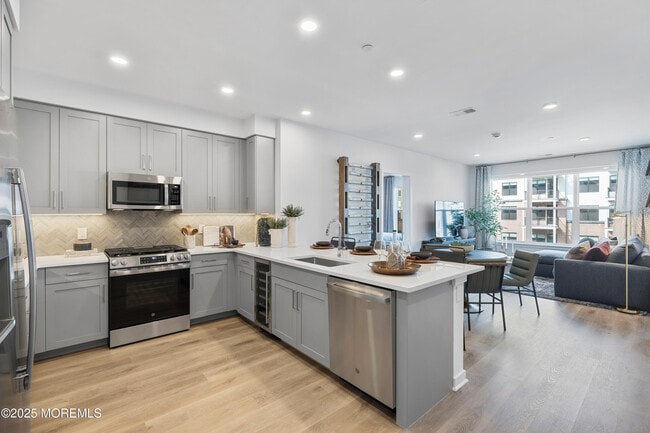 Foto del edificio - 2000 Schindler Dr