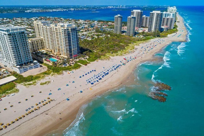 Foto del edificio - 3520 Lake Shore Dr