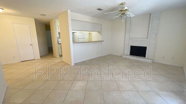 Foto del edificio - 1307 Brenda Ln