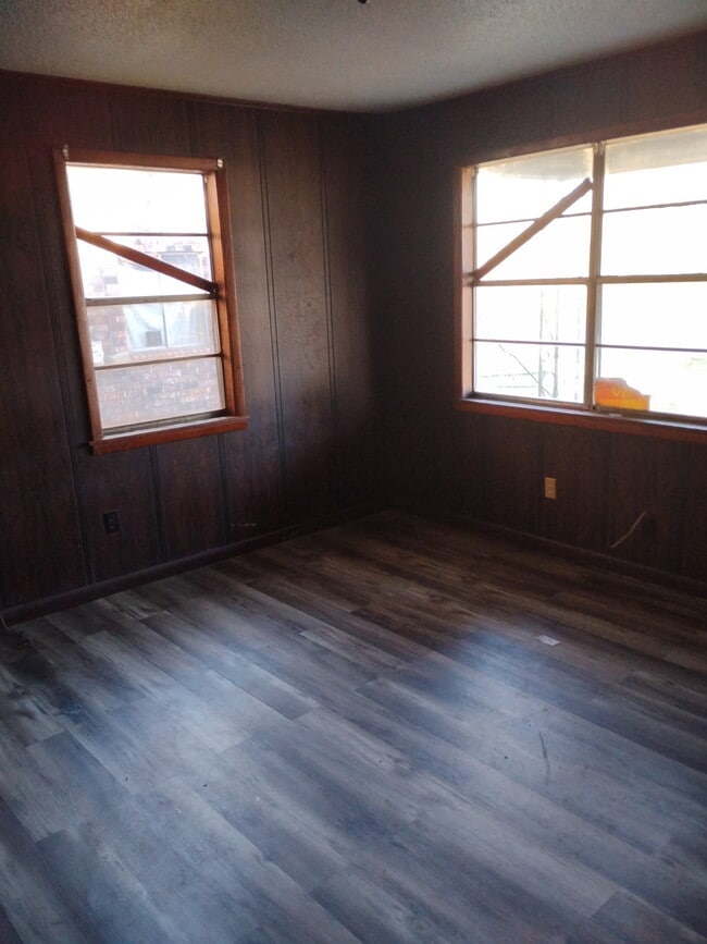 Foto del edificio - 524 E Kingston St