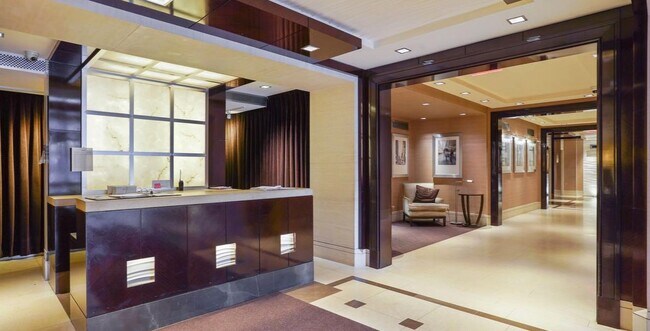 Foto del edificio - 888 8th Ave
