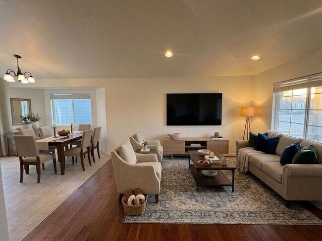 Foto del edificio - Well Maintained 4 Bed, 3 Bath Home in Anderson Farm!