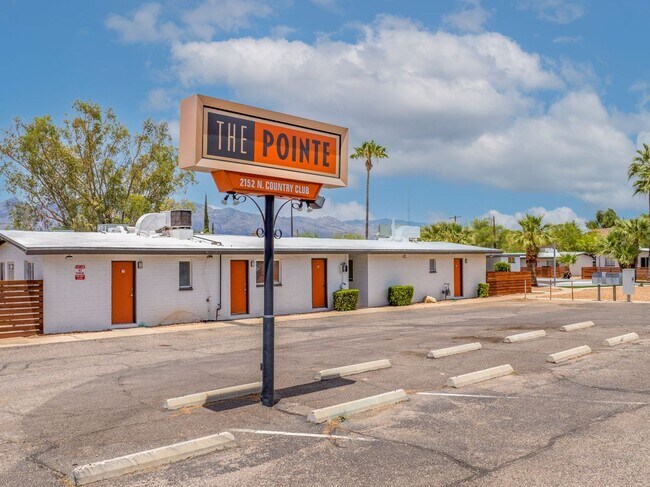 Foto del edificio - 2198 N Country Club Rd