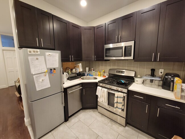Foto del edificio - 167 Waverly Ave