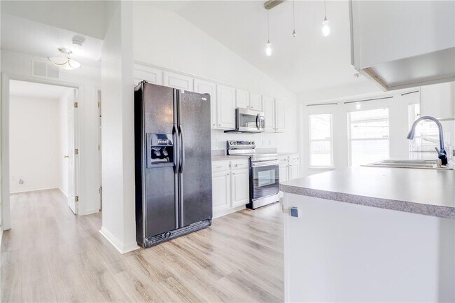 Building Photo - 12748 SW 31st Avenue Rd