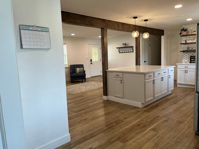 Building Photo - 480 S Cotterell Dr
