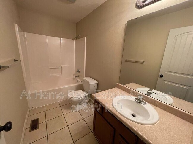 Foto del edificio - 3137 W Golden Valley