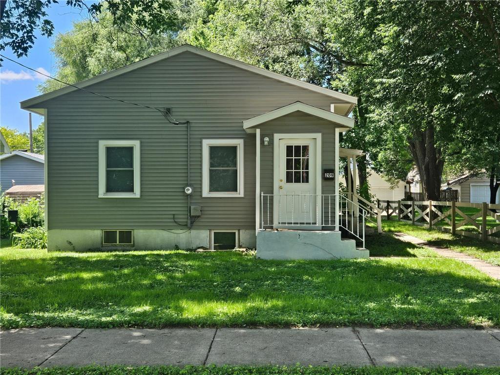 Foto principal - 209 29th Ave N