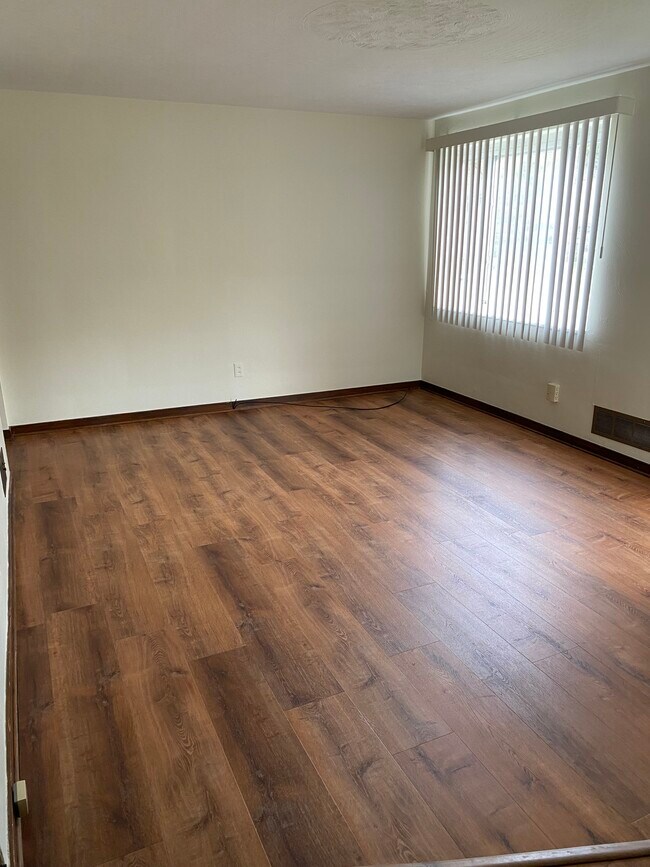 Foto del edificio - 906 Woodland Ave