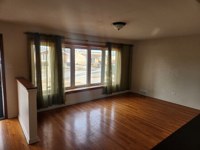 Foto del edificio - 236 Chestnut Ave