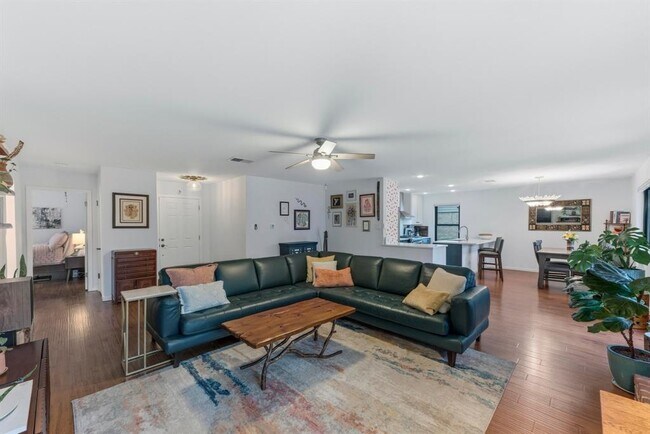 Building Photo - 6609 Lancret Hill Dr