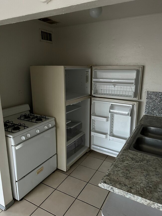 Foto del edificio - 920 E Freeman Pl