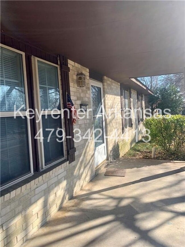 Building Photo - Charming Home with Open Kitchen, Fireplace & 2-Car Garage