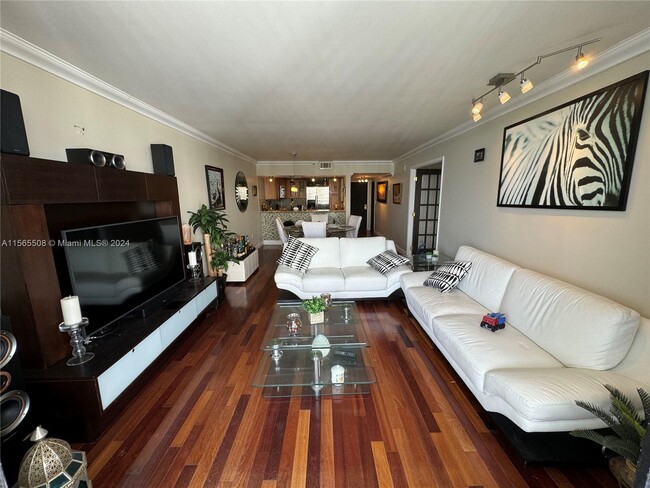 Foto del edificio - 555 NE 15th St