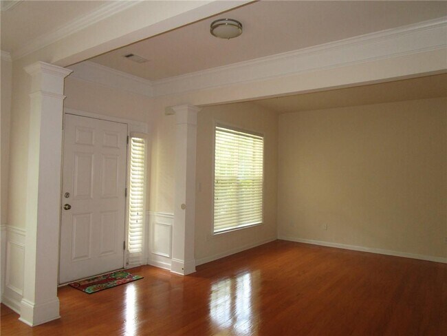 Building Photo - 2272 Young America Dr NE
