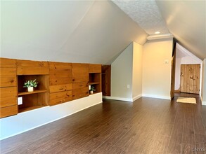 Building Photo - 37 White St