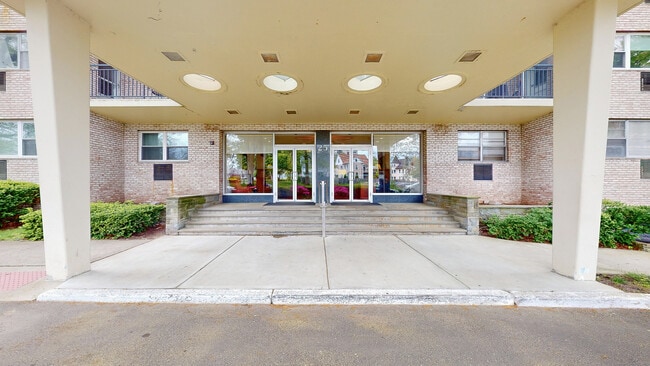 Building Photo - 25 Cartright St