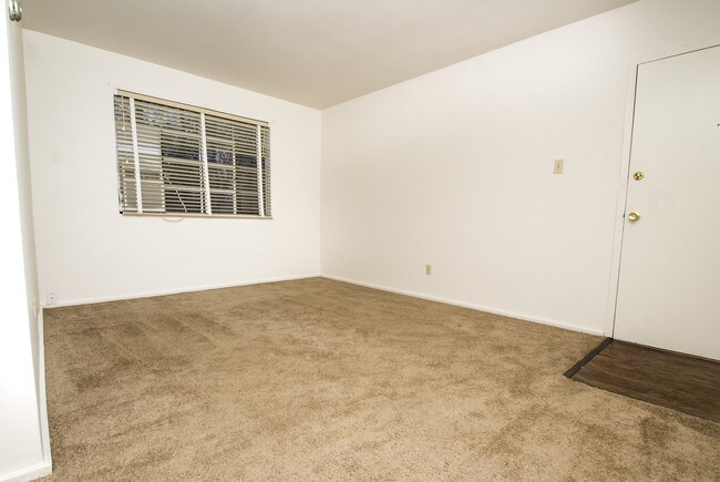 Building Photo - 195 Clifton Ct