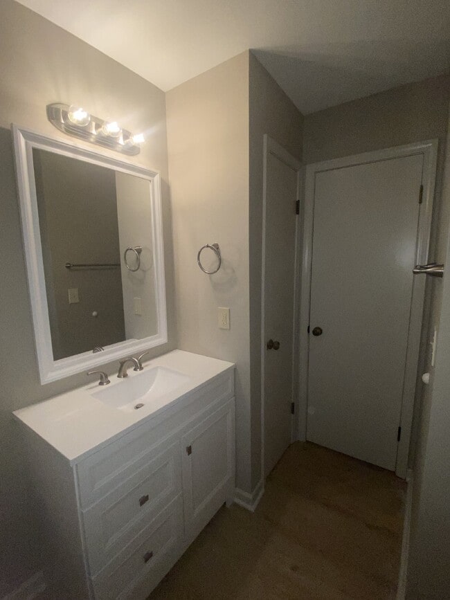 Foto del edificio - "Charming 2-Bedroom Duplex in Simpsonville...