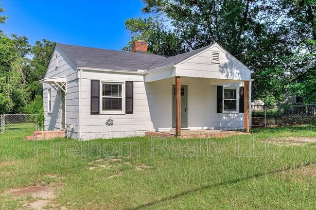 Building Photo - 924 Royalette Ave