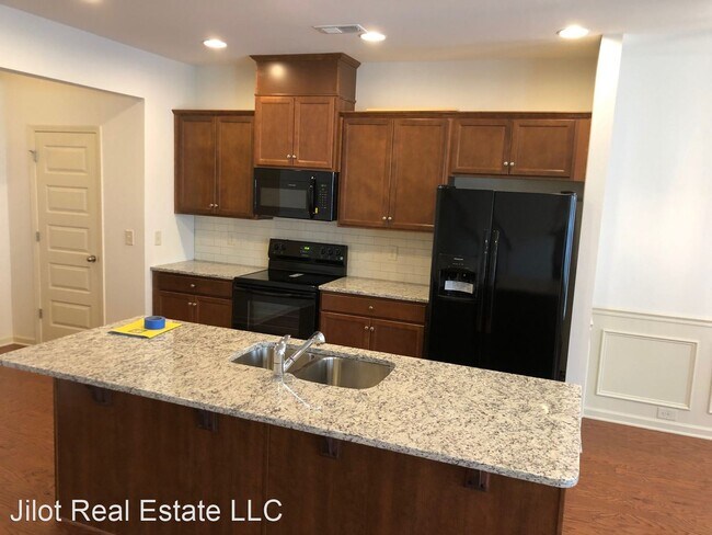 Building Photo - 3 br, 2.5 bath House - 6218 Thorncrest Dr.