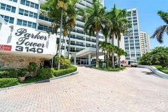 Building Photo - 3140 S Ocean Dr