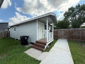 Building Photo - 8510 Safeguard St