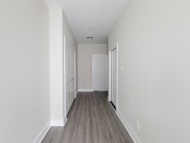 Foto del edificio - 8316 Curry Rd