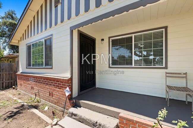 Foto del edificio - 527 N Lillian Ave