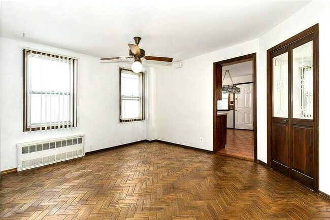 Foto del edificio - 2050 Hendrickson St