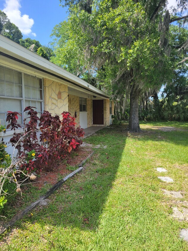 Primary Photo - 5313 Oakwood Ct
