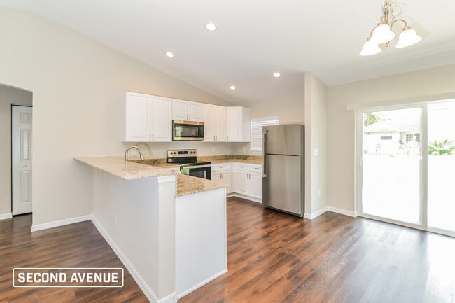 Building Photo - 3085 SW 137th Loop