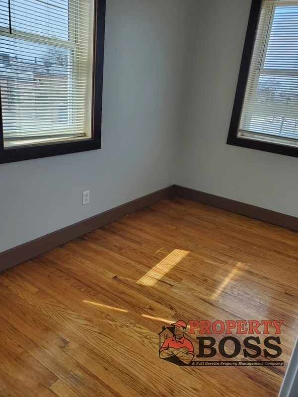 Foto del edificio - 1502 Broadway St