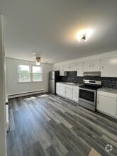 Building Photo - 10 Rockland Ave