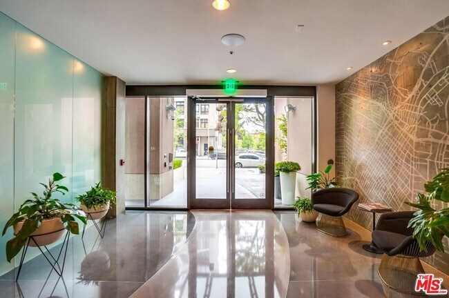 Foto del edificio - 1111 S Grand Ave